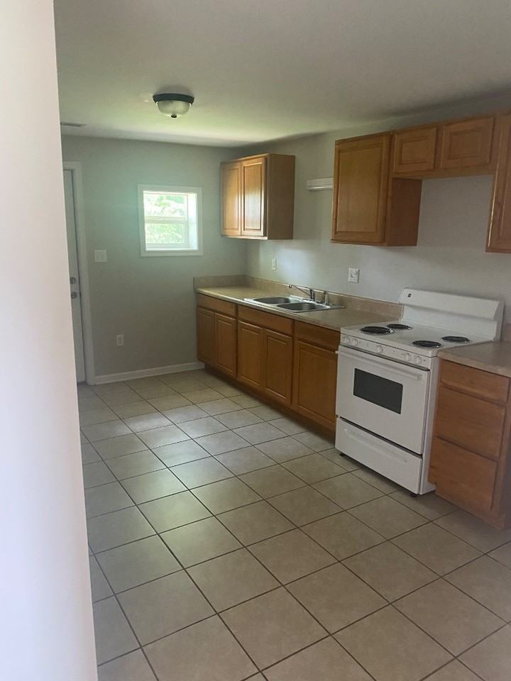 1812 Ozone Ct - Photo 7 of 18