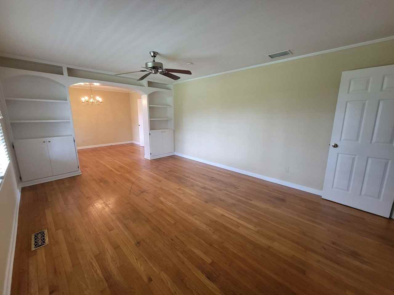 2215 Young Dr - Photo 2 of 25