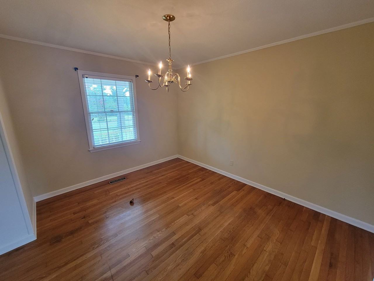 2215 Young Dr - Photo 3 of 25