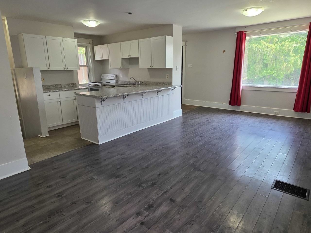 102 Collingwood St #1 - Photo 3 of 15