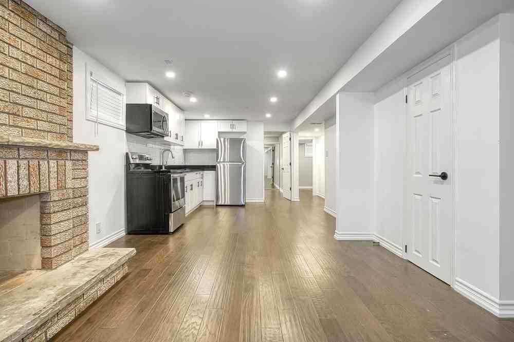 308 Glen Shields Avenue - Photo 3 of 15