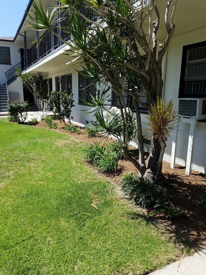 Glendale Terrace Apartments - Photo 2 of 7