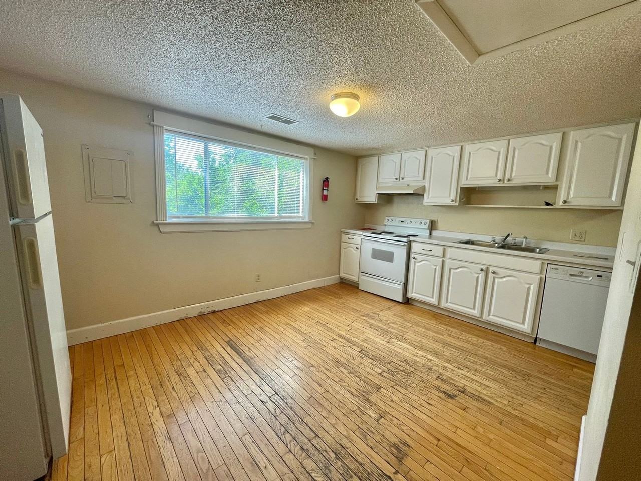 1857 11th Avenue - Photo 4 of 21