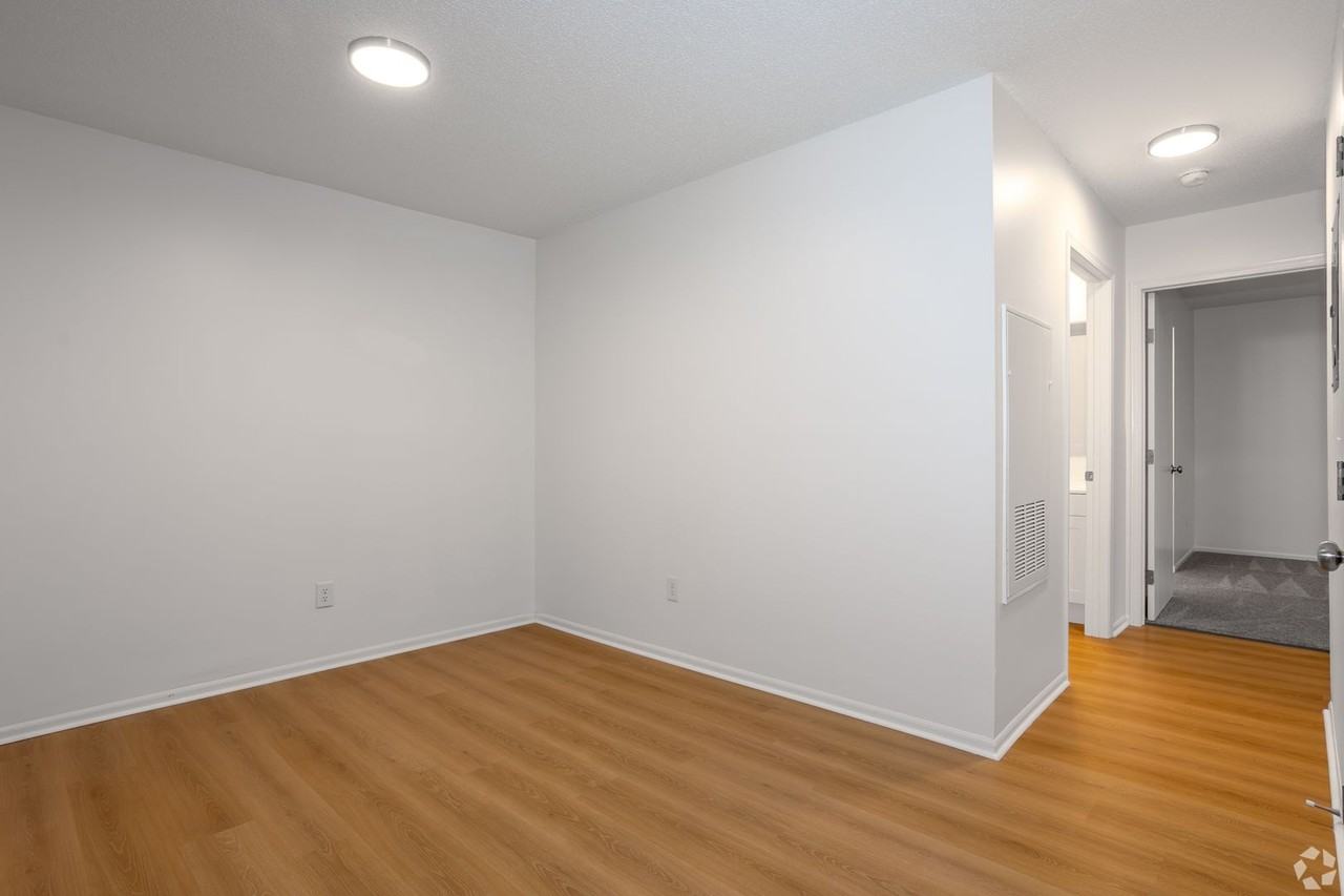 Coventry Apartments - Photo 3 of 23