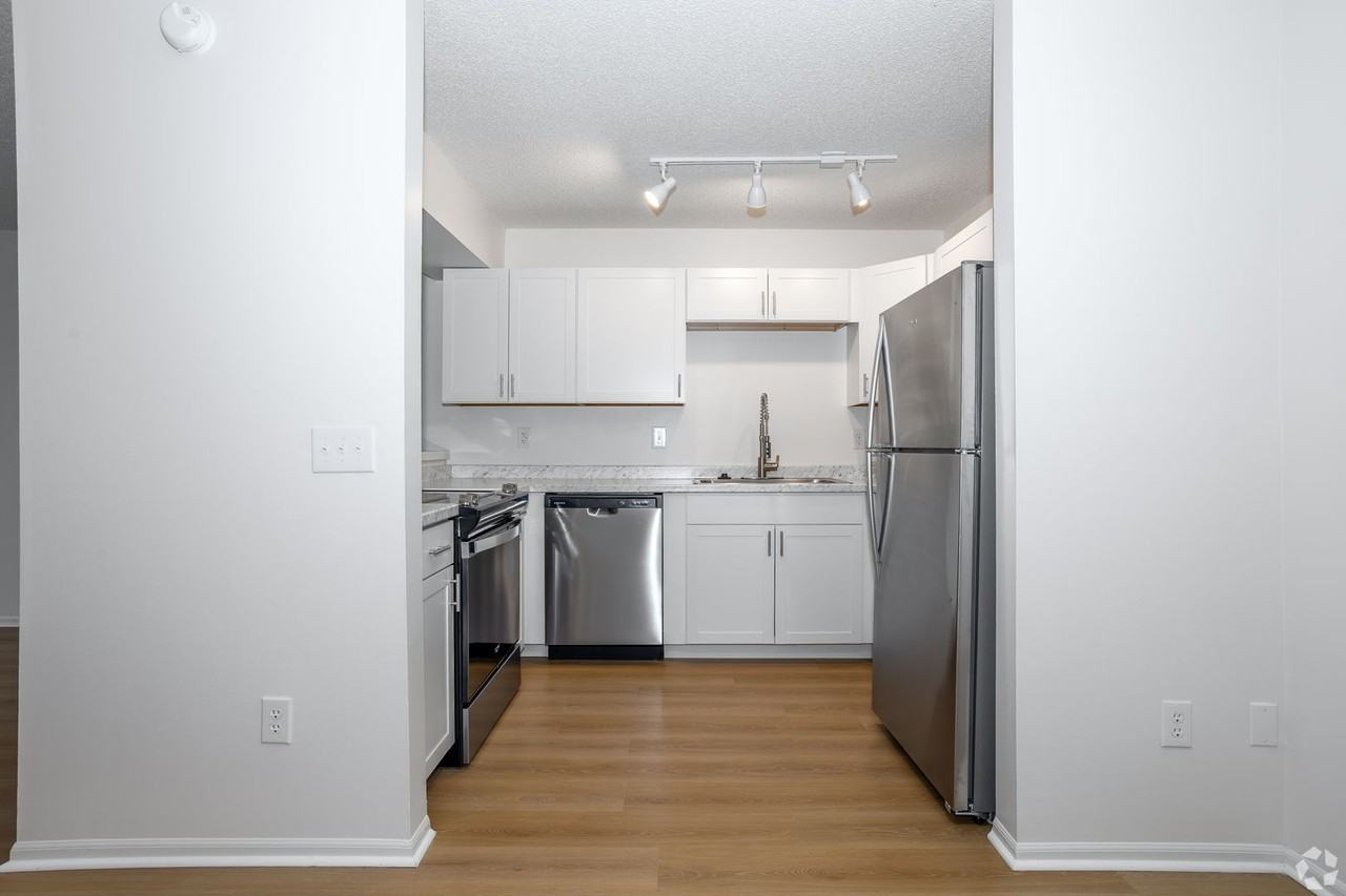 Coventry Apartments - Photo 4 of 23