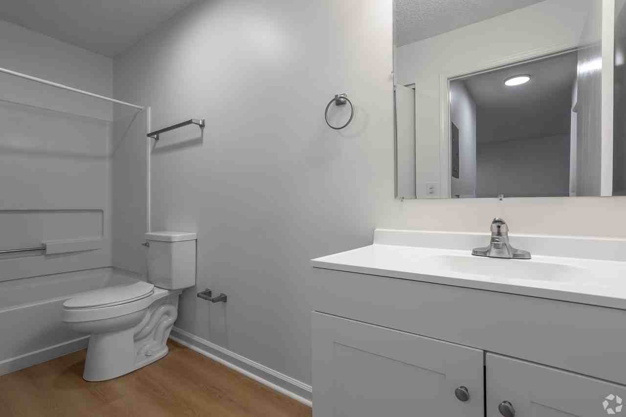 Coventry Apartments - Photo 5 of 34
