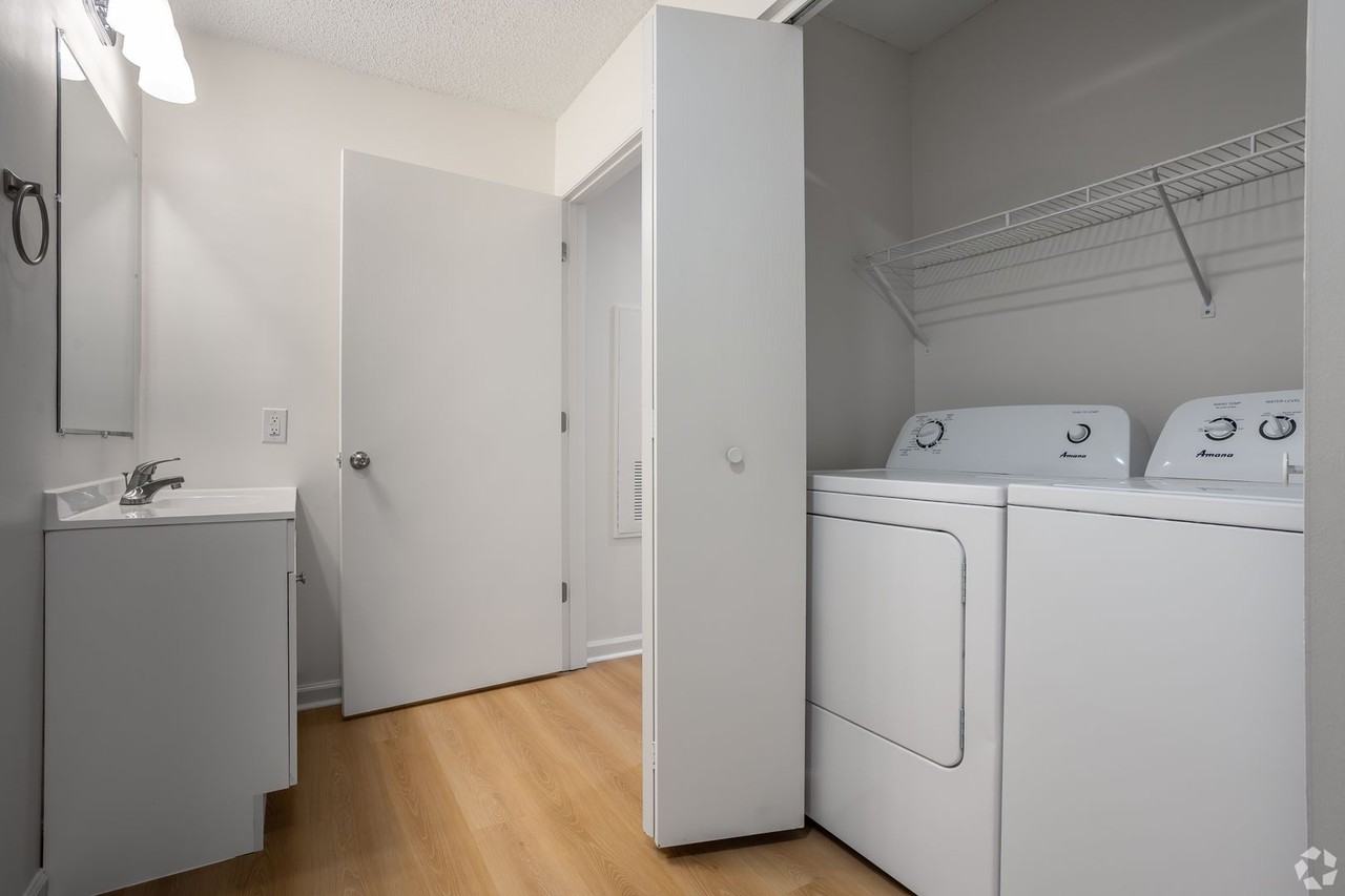 Coventry Apartments - Photo 7 of 34