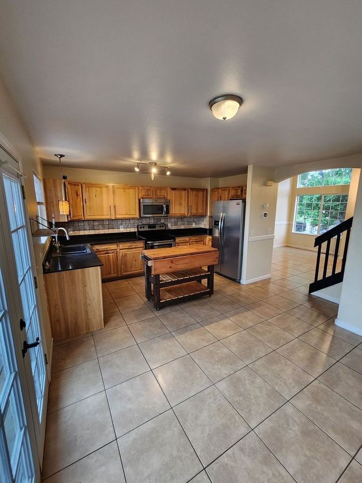 4556 Gunbarrel Dr - Photo 7 of 21