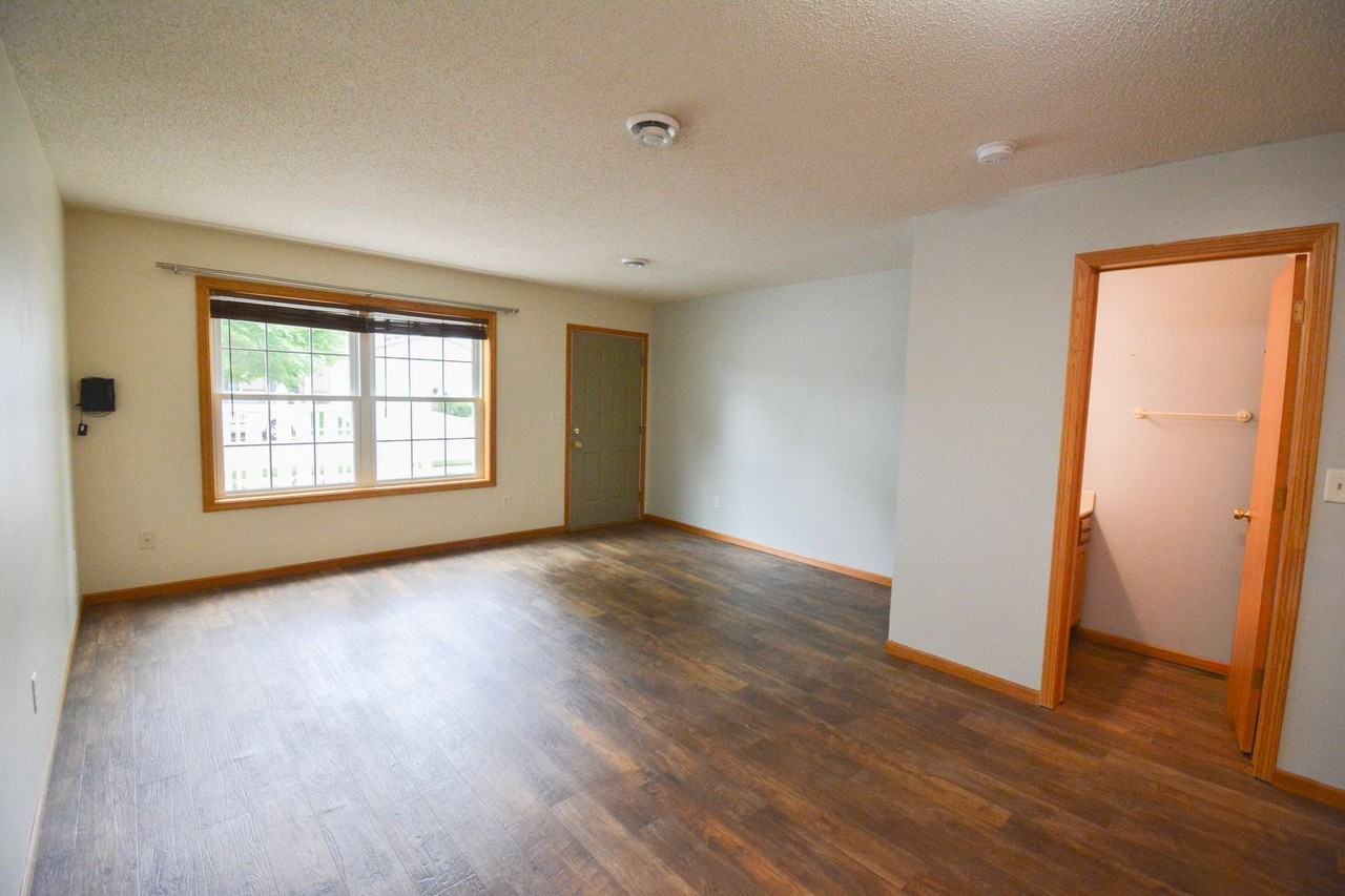 6134 S Pointe Dr Sw - Photo 2 of 16