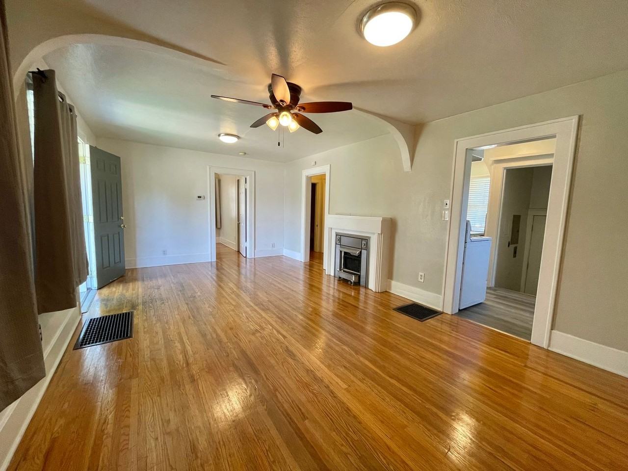 2110 9th Ave - Photo 2 of 15