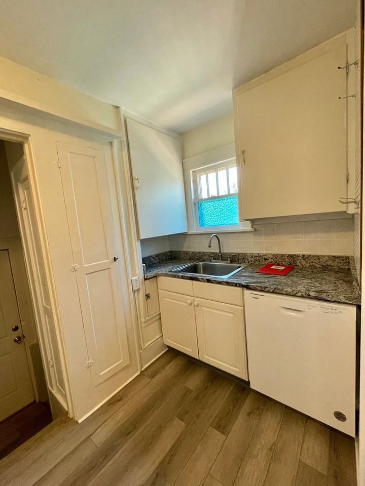 2110 9th Ave - Photo 5 of 15