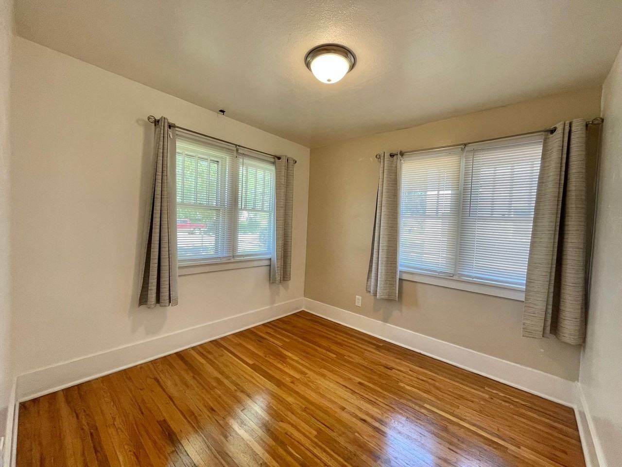 2110 9th Ave - Photo 7 of 15