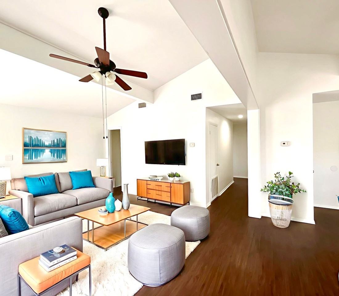 Baycliff Apartments - Photo 3 of 50