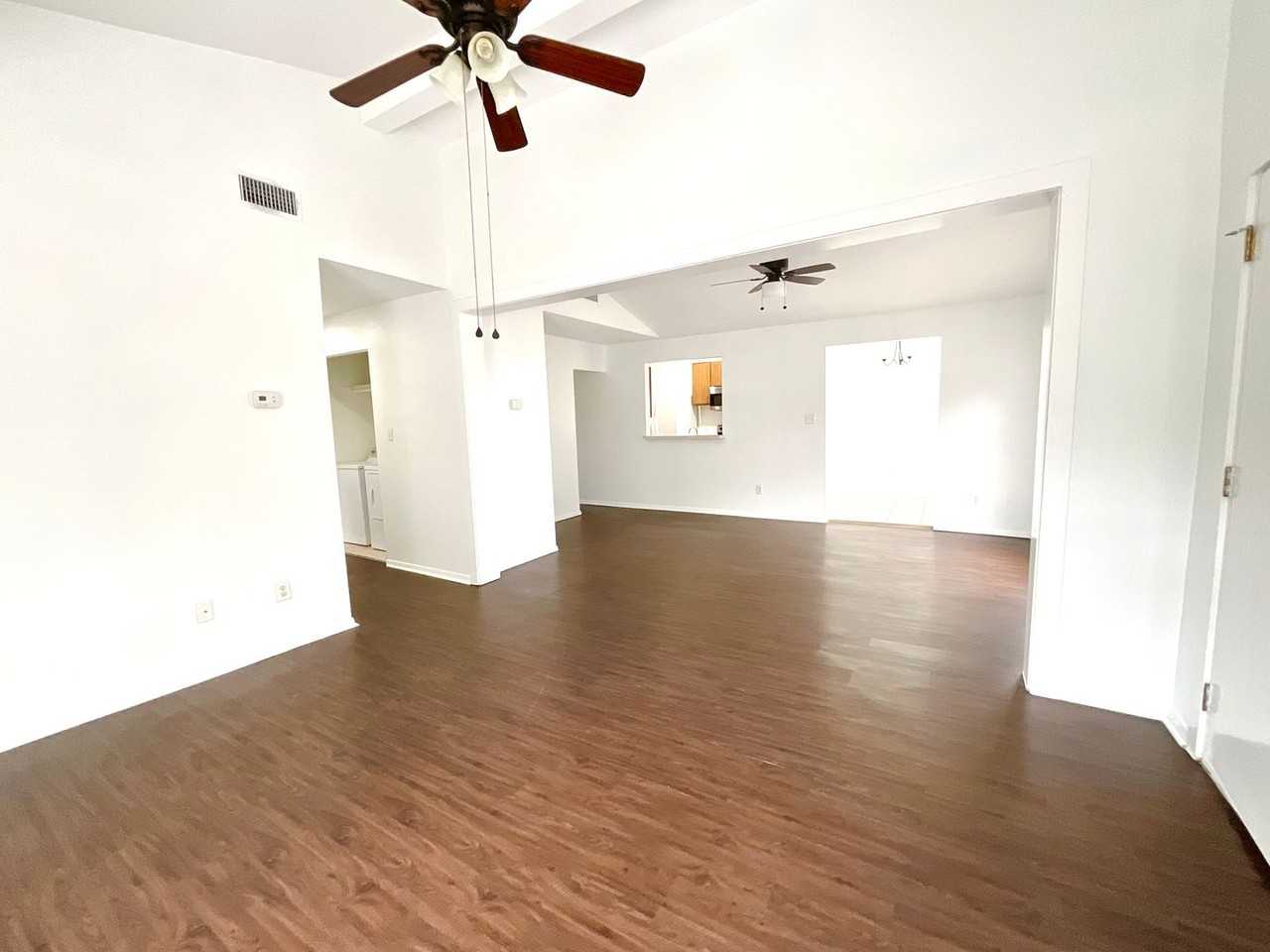 Baycliff Apartments - Photo 5 of 50