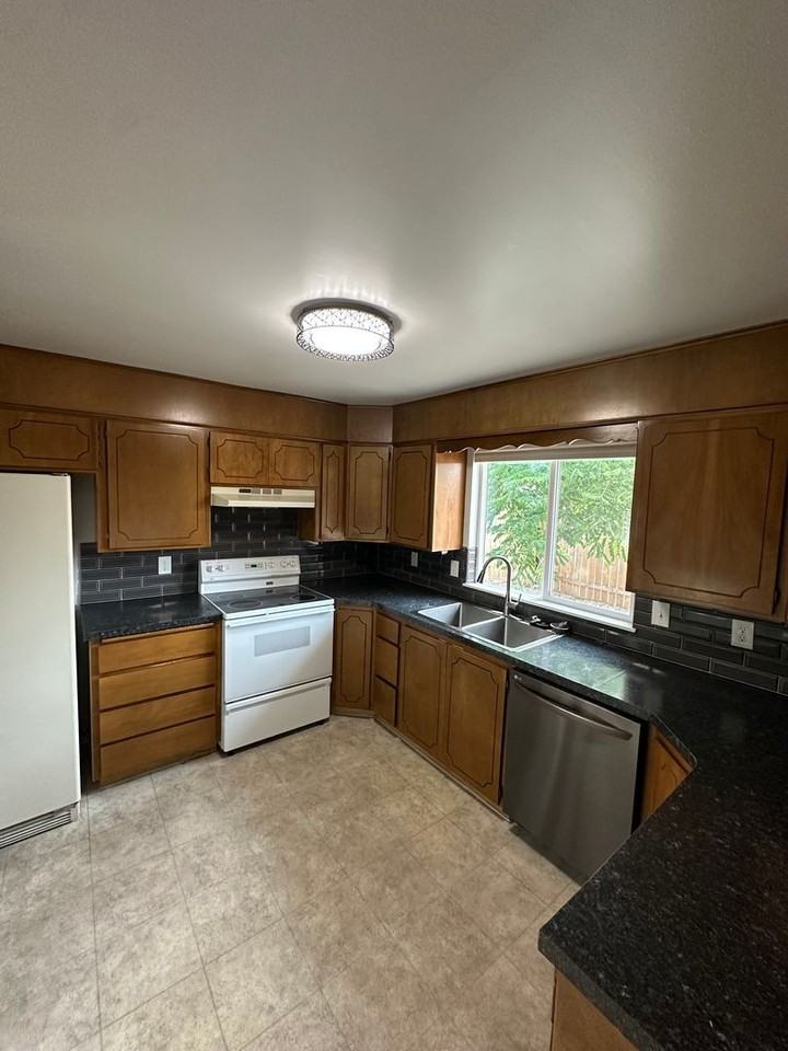 1305 North Meridian Road