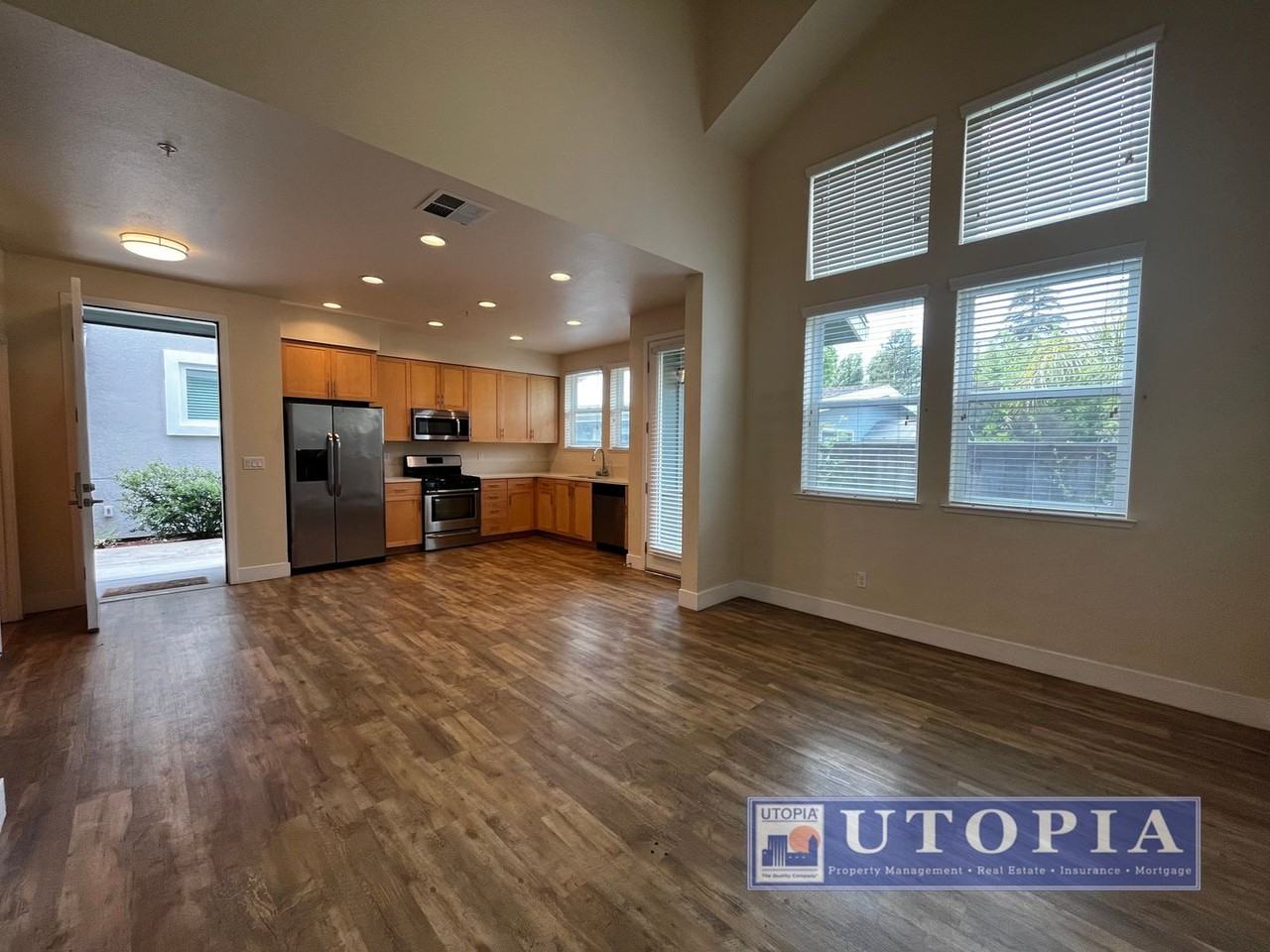 113 Jacobs Ln - Photo 4 of 25