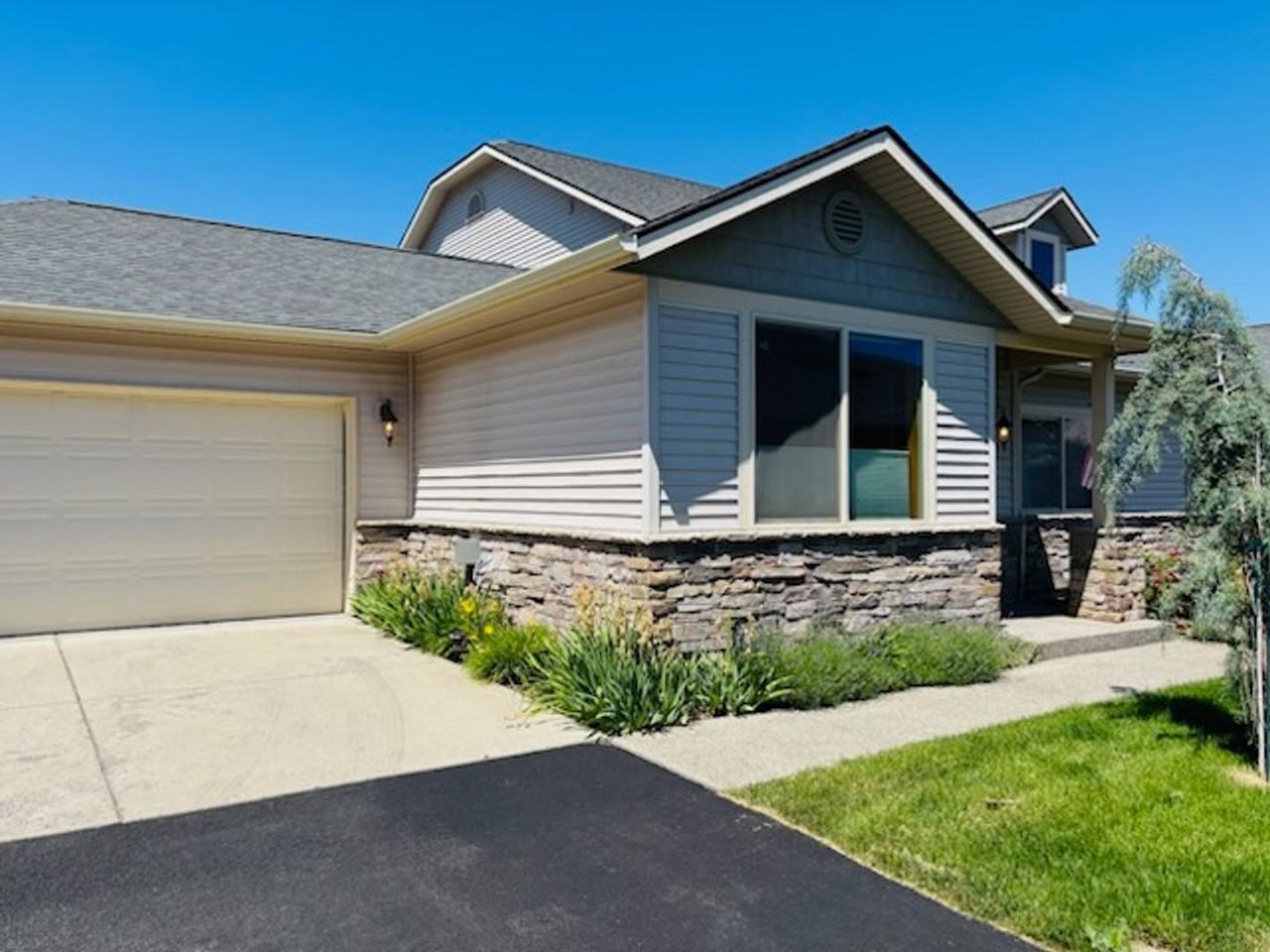 1337 E Mordyl Loop - Photo 2 of 21