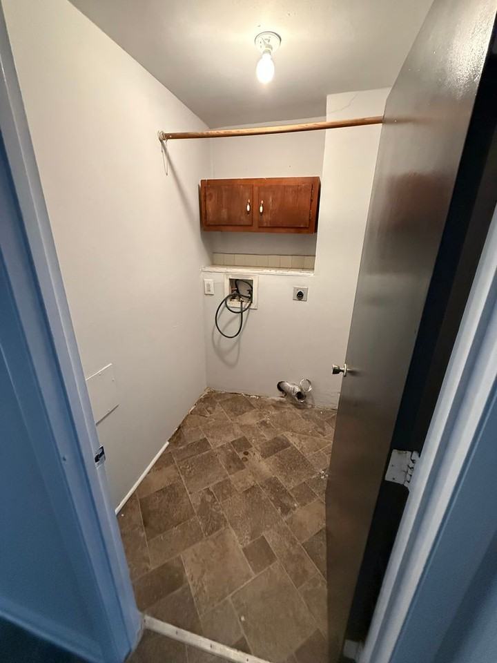 620 Lake St - Photo 7 of 12