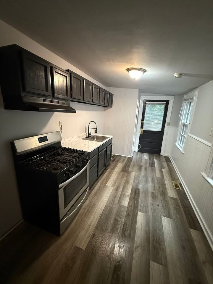 620 Lake St - Photo 3 of 12