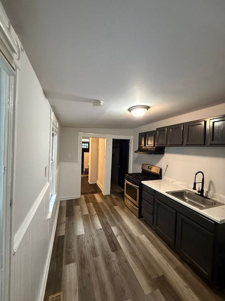 620 Lake St - Photo 4 of 12