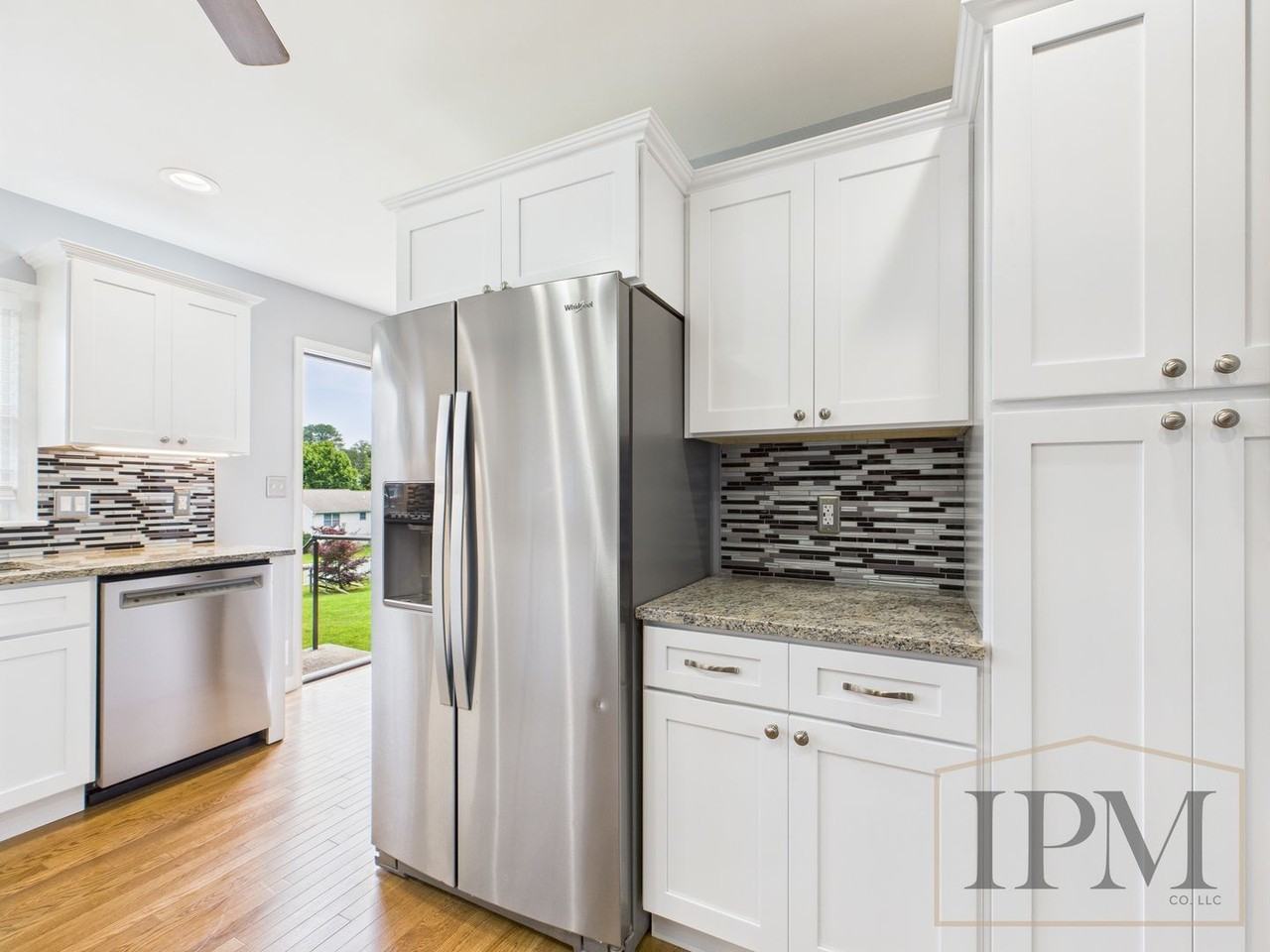 17 Charles Ave - Photo 2 of 28