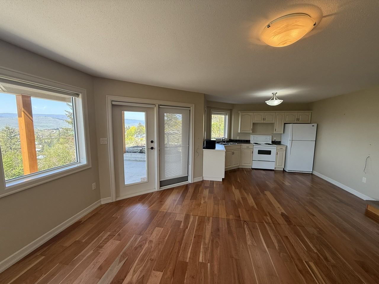 996 Galiano Rd - Photo 3 of 17