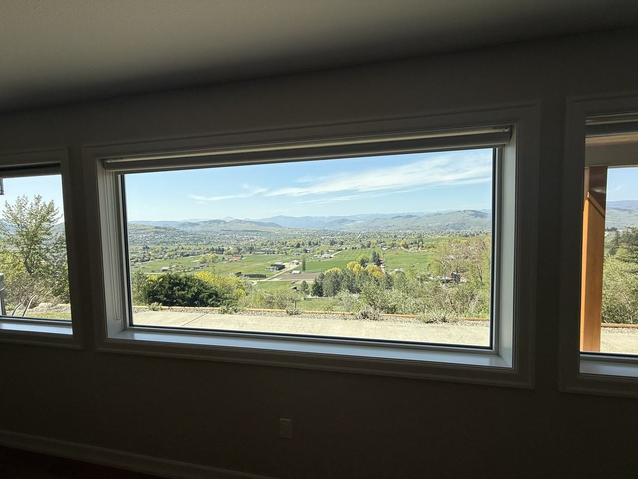 996 Galiano Rd - Photo 5 of 17