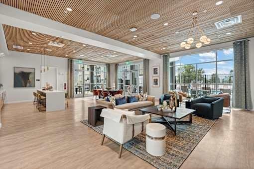 6201 Oakland Ave Ne - Photo 4 of 46