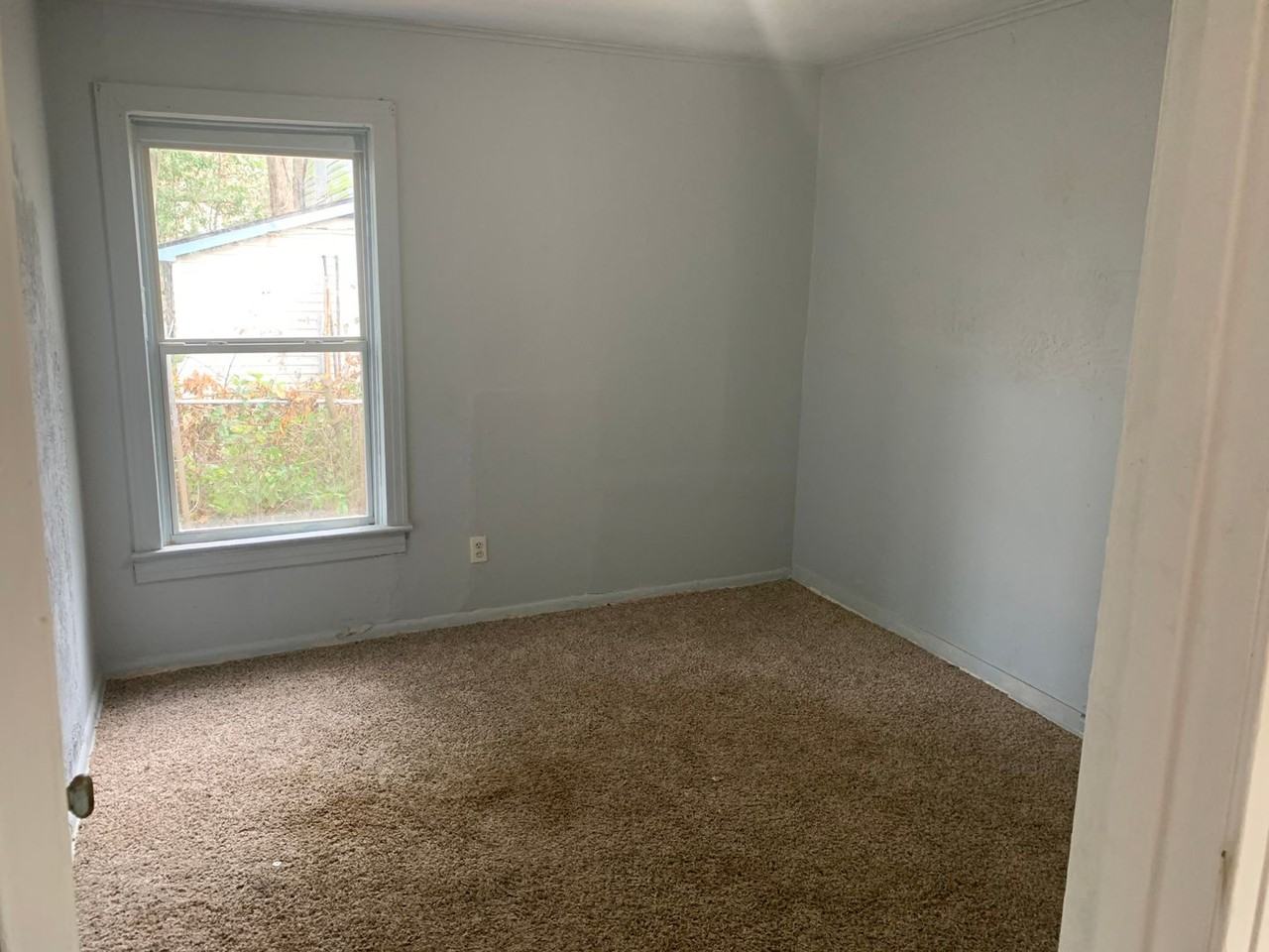 1902 Traffic St - Photo 3 of 5