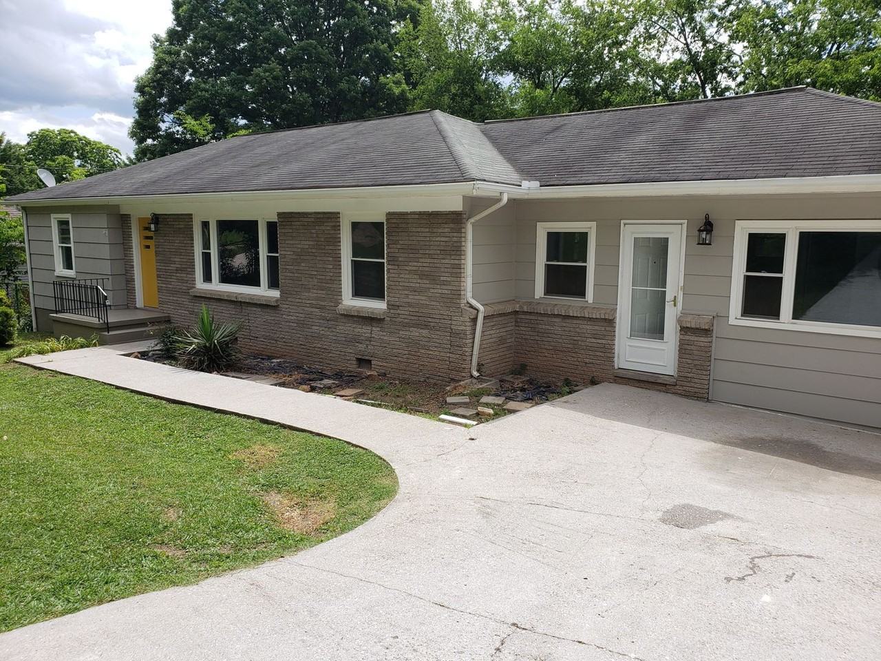 4304 Crosby Dr - Photo 2 of 14