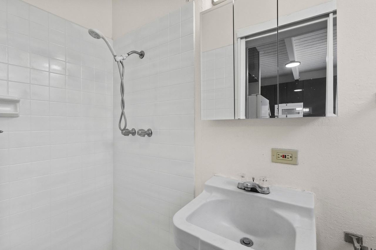 4210 Keanu St #205 - Photo 7 of 32