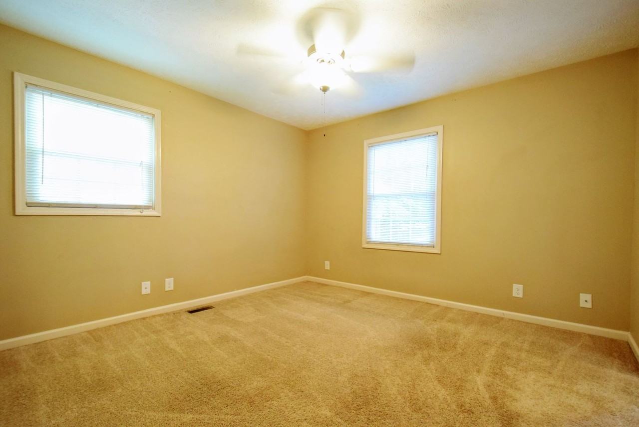 229 Lansdowne Rd - Photo 3 of 17