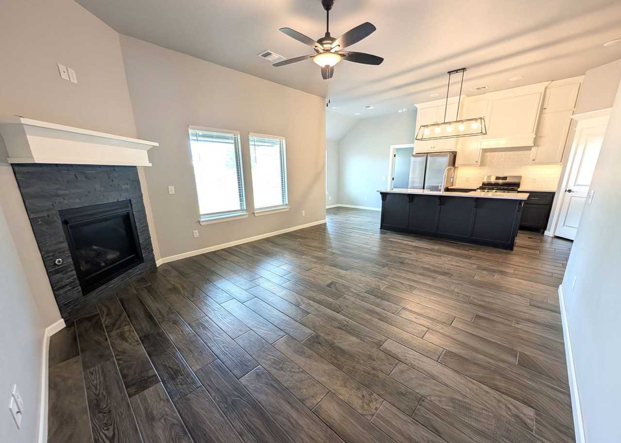 5225 Lannister Ln - Photo 3 of 24