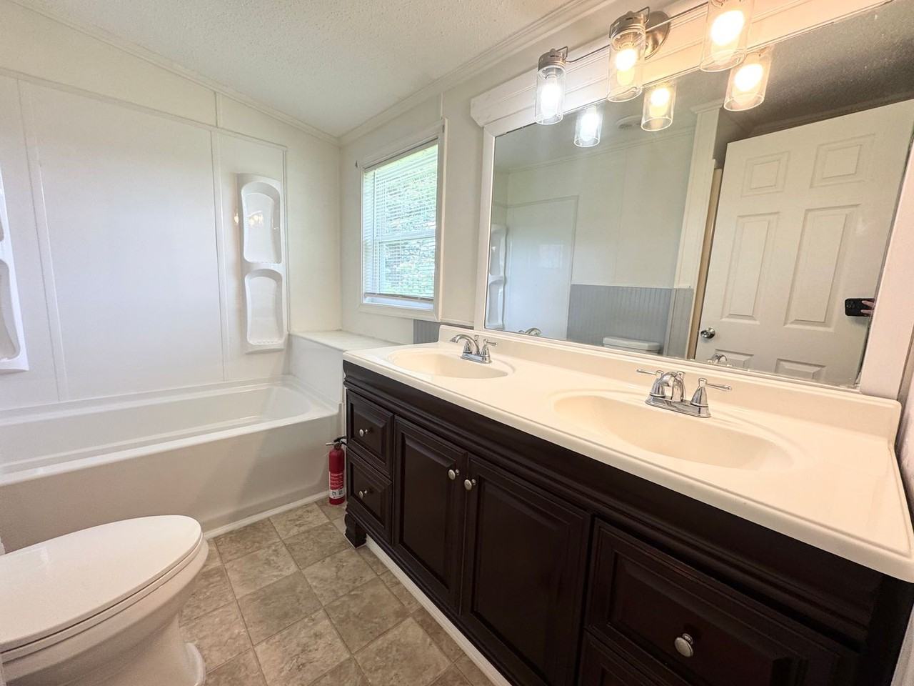 122 Stanley Ln - Photo 2 of 12