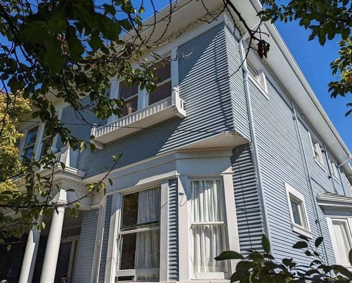 1538 62nd St - Photo 4 of 17