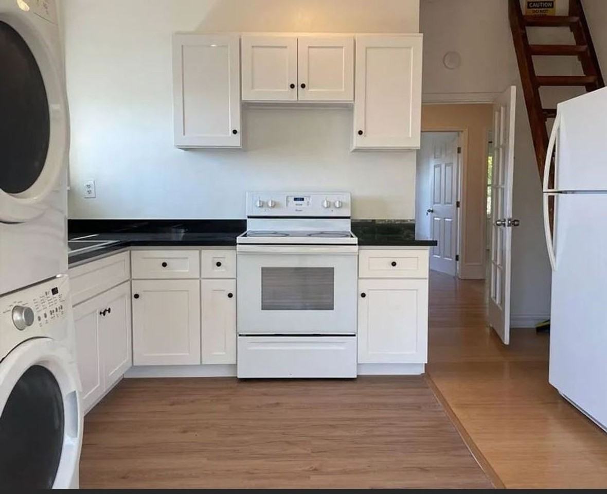 1538 62nd St - Photo 6 of 17