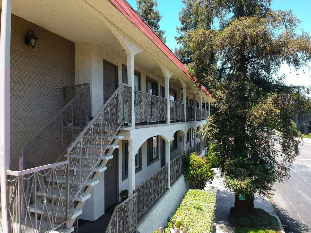 14802 Burbank Blvd. - Photo 3 of 4