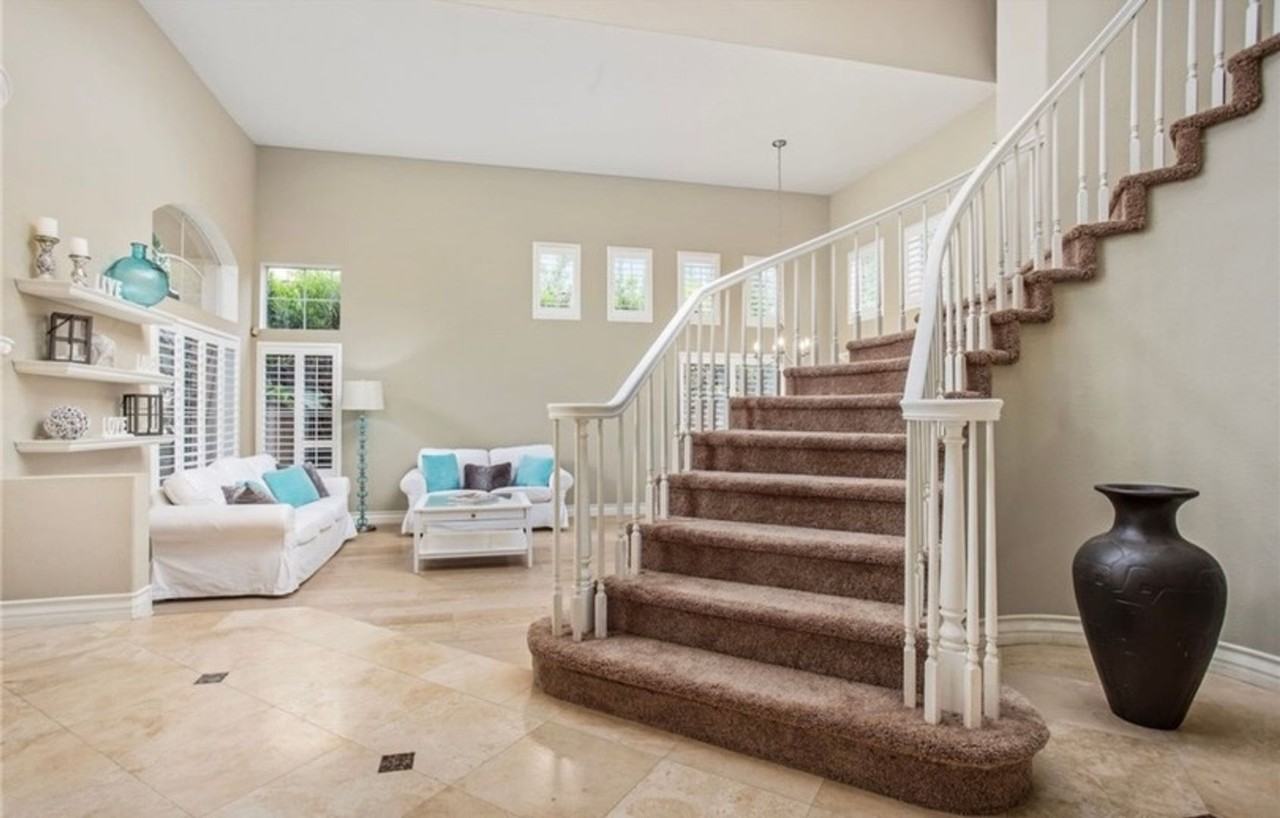 5041 Palermo Dr - Photo 3 of 32