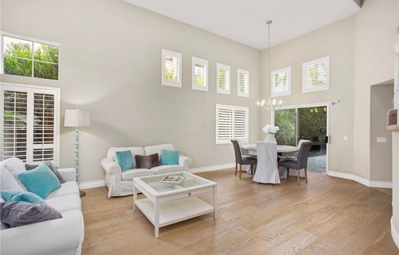 5041 Palermo Dr - Photo 5 of 32