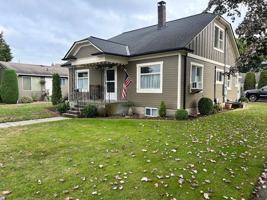 featured image of 817 Grover St
