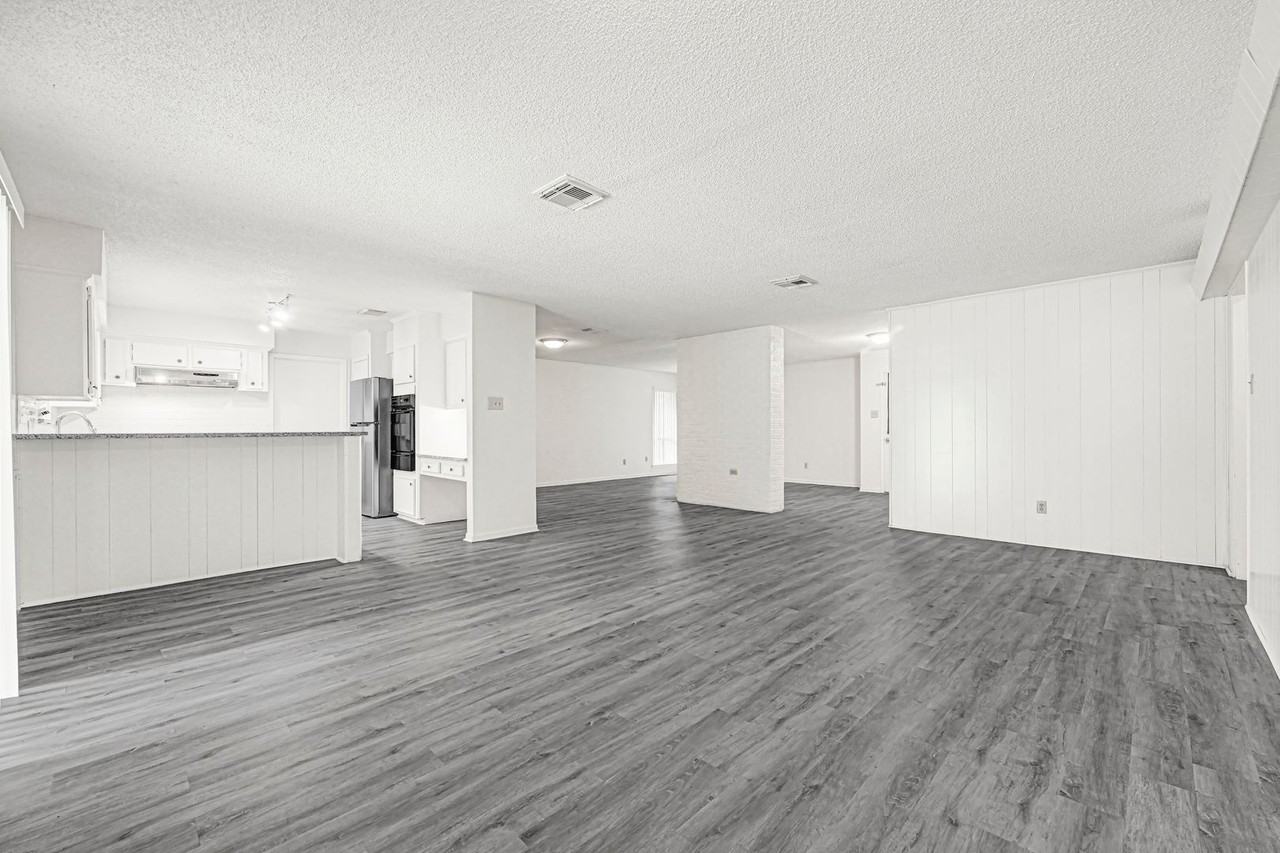 1231 Country Ln - Photo 6 of 28