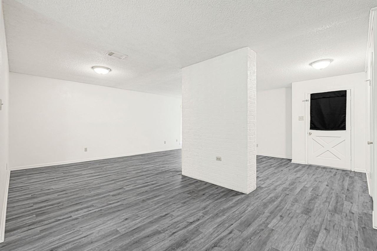 1231 Country Ln - Photo 7 of 28