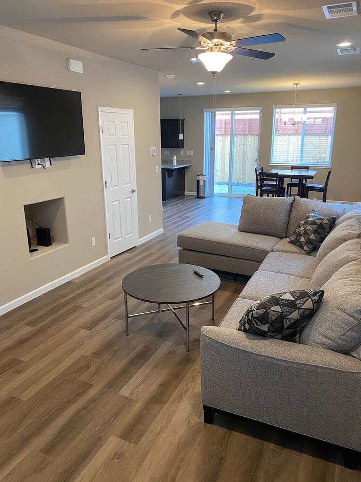 3558 Penn National Drive - Photo 2 of 9