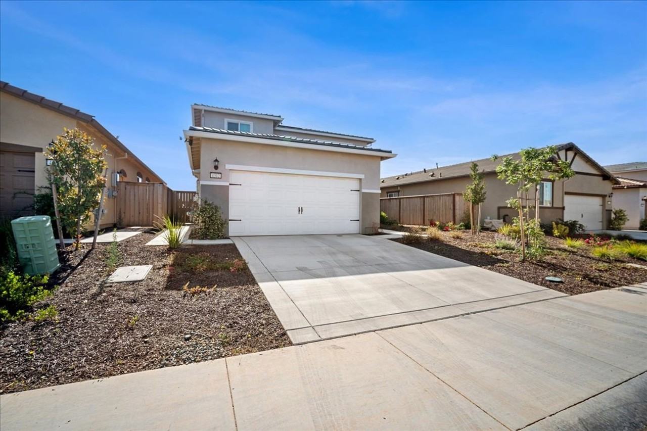 4312 Arctic Tern Cir - Photo 2 of 17