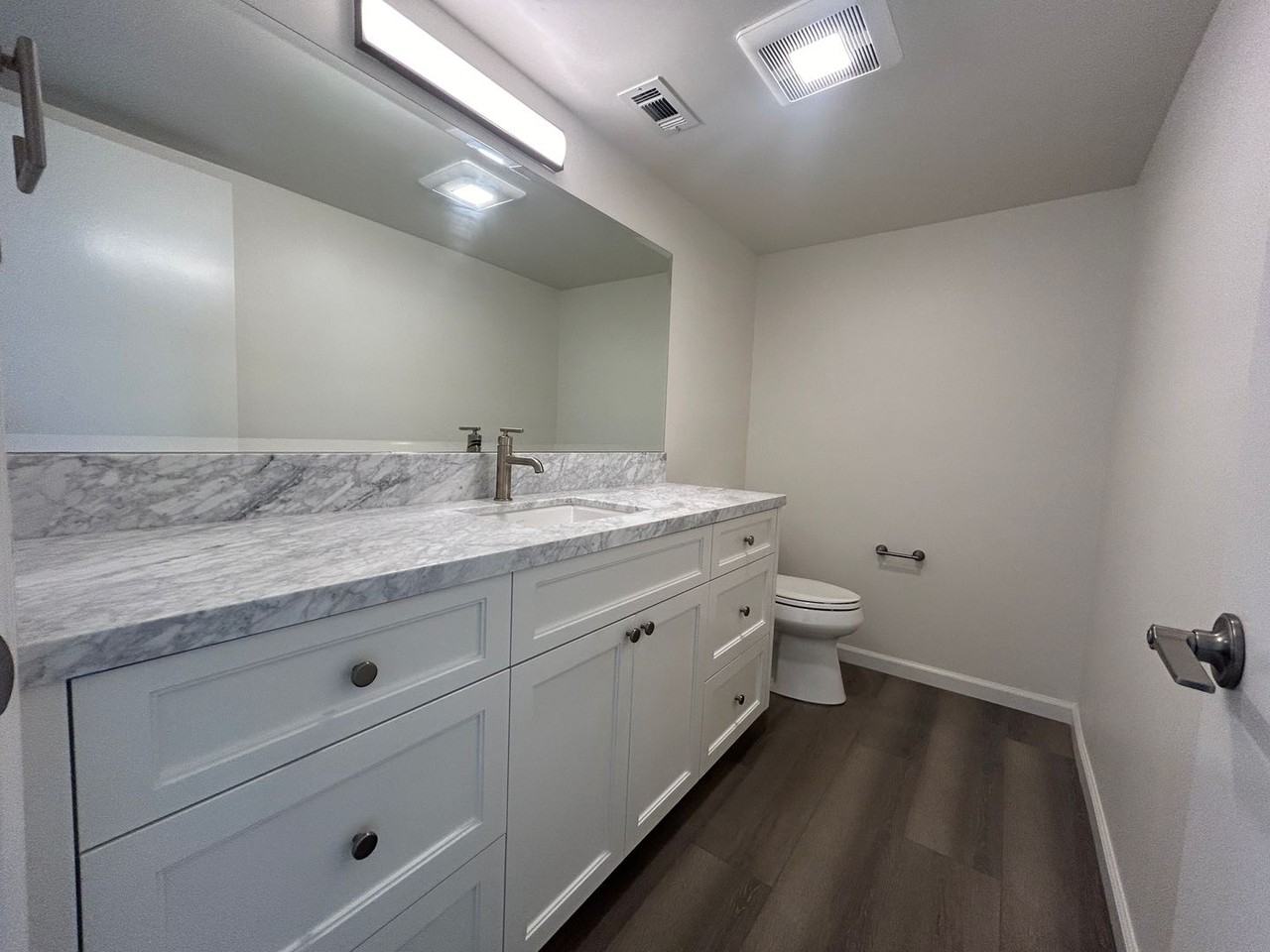 5435 Villas Dr - Photo 5 of 34