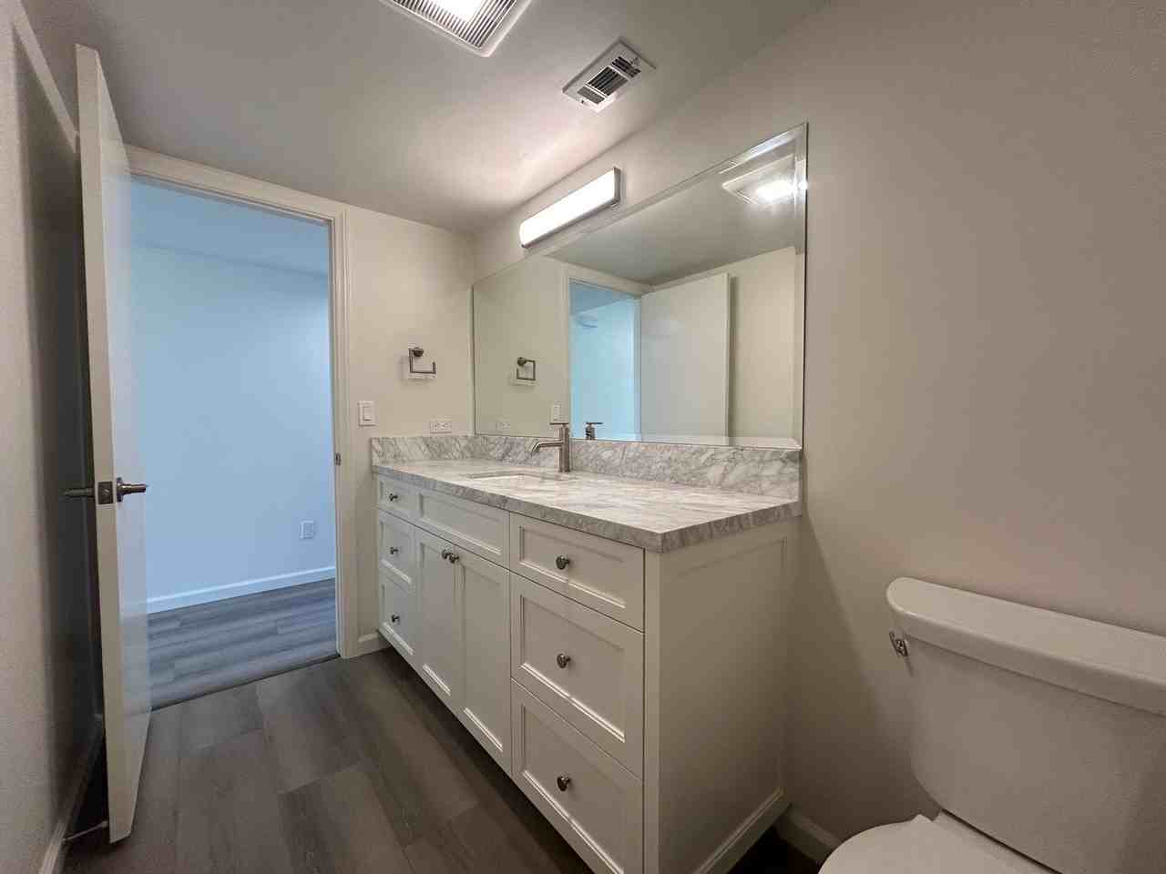 5435 Villas Dr - Photo 6 of 34