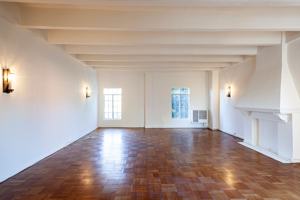 featured image of 848 S Oxford Ave
