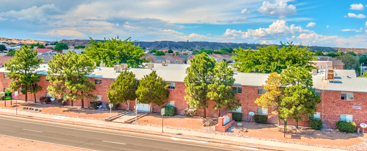 Montano Court Apartments - Photo 7 of 7