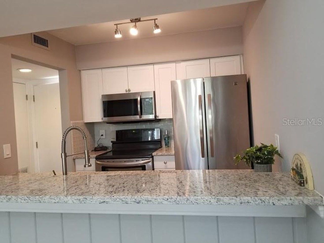 5101 Eaglesmere Dr #B03 - Photo 4 of 17