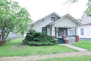 featured image of 212 W 8th St